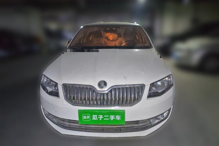 Used Skoda Octavia 2015 1.6L Manual Yijun Edition Front