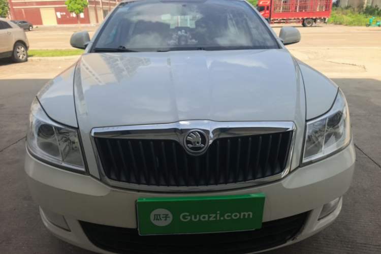 Used Skoda Octavia 2015 Classic Model 1.6L Automatic Yijie Version Front