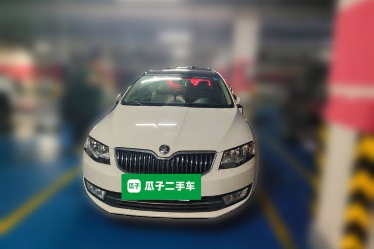 Used Skoda Octavia 2015 1.6L Manual Yijun Edition Front