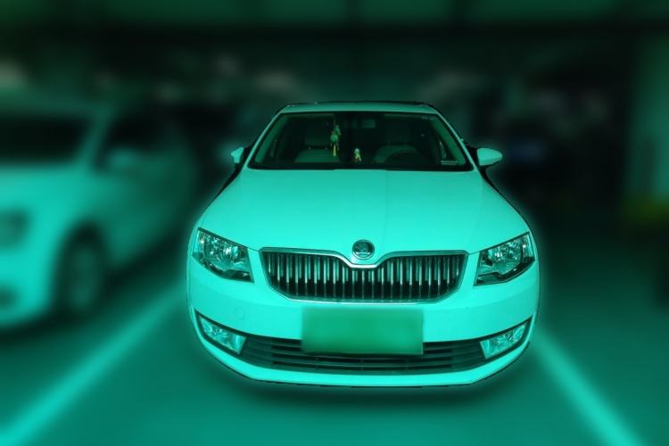 Used Skoda Octavia 2015 1.6L Automatic Yijie Edition Front
