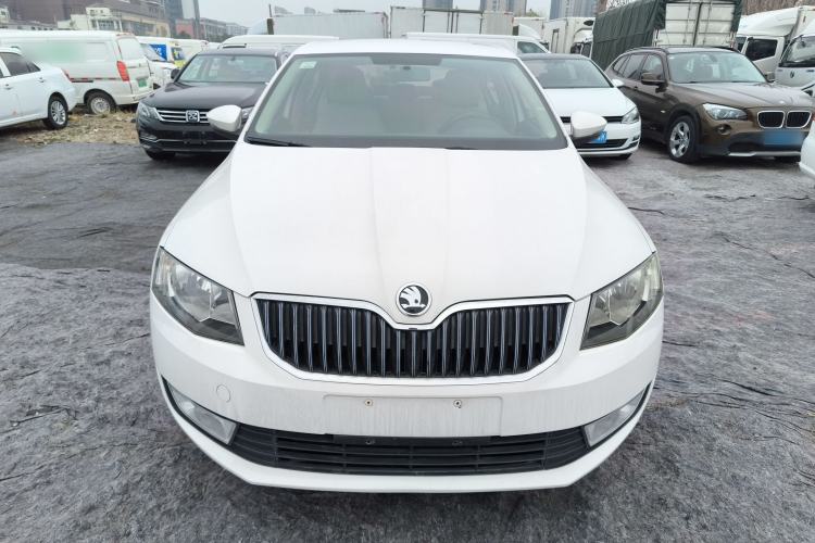 Used Skoda Octavia 2015 1.6L Manual Yijie Edition Front