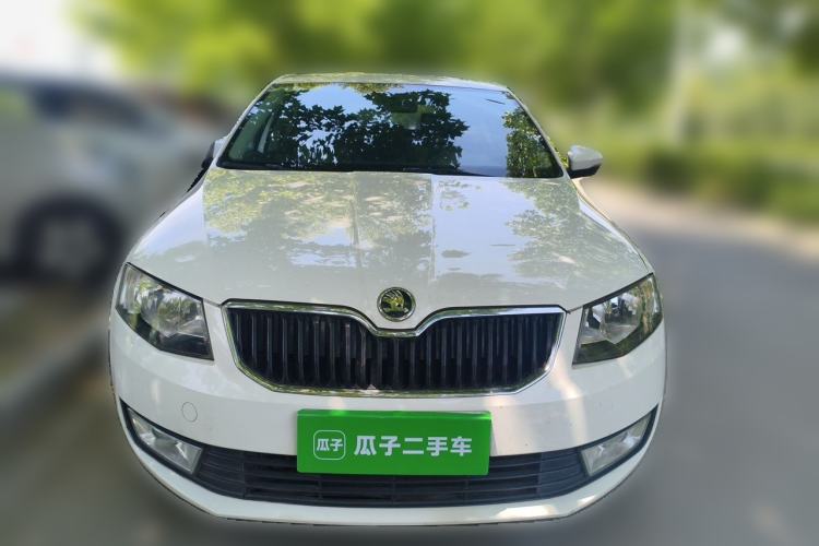 Used Skoda Octavia 2015 1.6L Manual Eado Edition Front