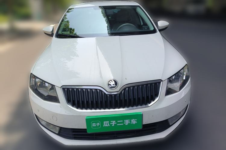 Used Skoda Octavia 2015 1.6L Manual Eado Edition Front
