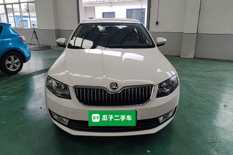 Used Skoda Octavia 2015 1.6L Automatic Yijie Edition Front