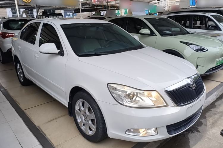 Used Skoda Octavia 2015 Classic Model 1.6L Automatic Yijie Version Front Right 45 Deg