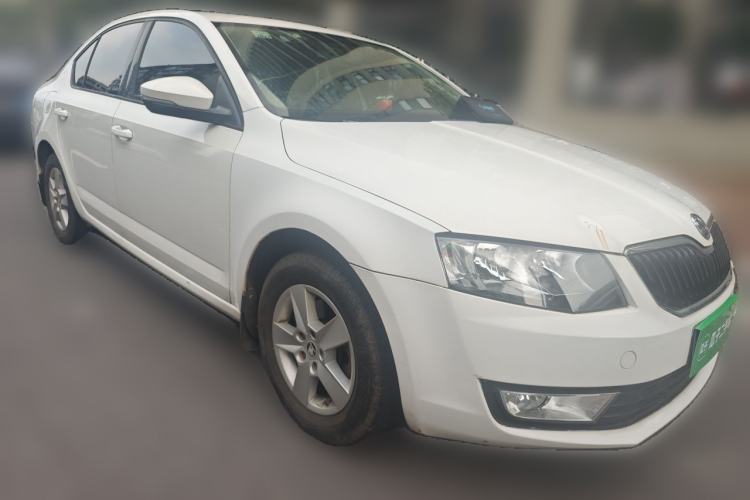 Used Skoda Octavia 2015 1.6L Automatic Eado Edition Front Right 45 Deg