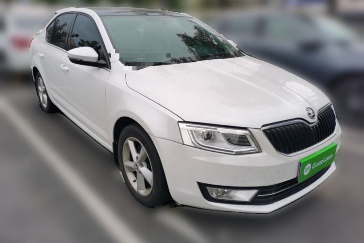 Used Skoda Octavia 2015 1.6L Automatic Yijun Edition Front Right 45 Deg
