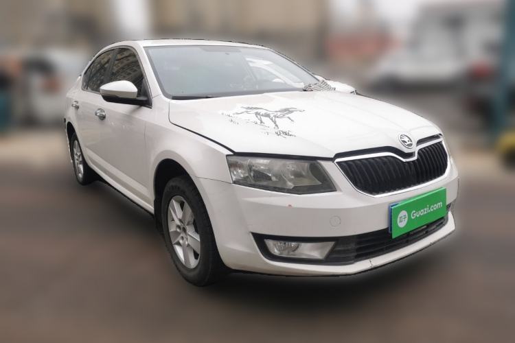 Used Skoda Octavia 2015 1.6L Manual Eado Edition Front Right 45 Deg