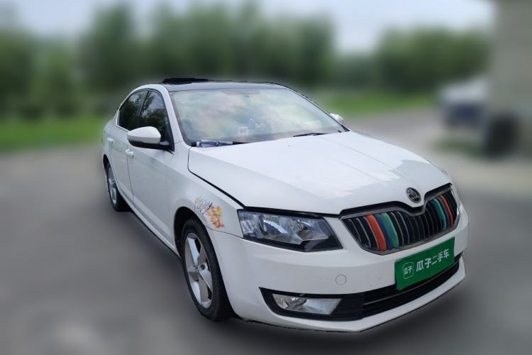 Used Skoda Octavia 2015 1.6L Automatic Yijun Edition Front Right 45 Deg