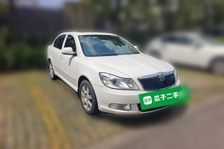 Used Skoda Octavia 2015 Classic Model 1.6L Automatic Yijie Version Front Right 45 Deg