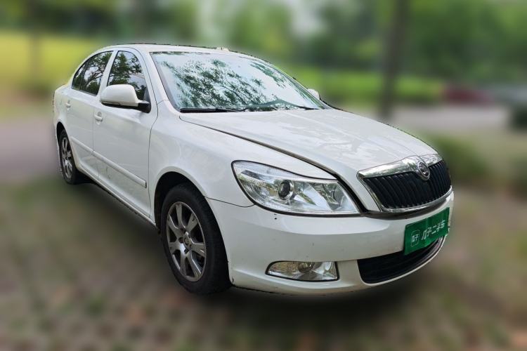 Used Skoda Octavia 2015 Classic Model 1.6L Automatic Yijie Version Front Right 45 Deg