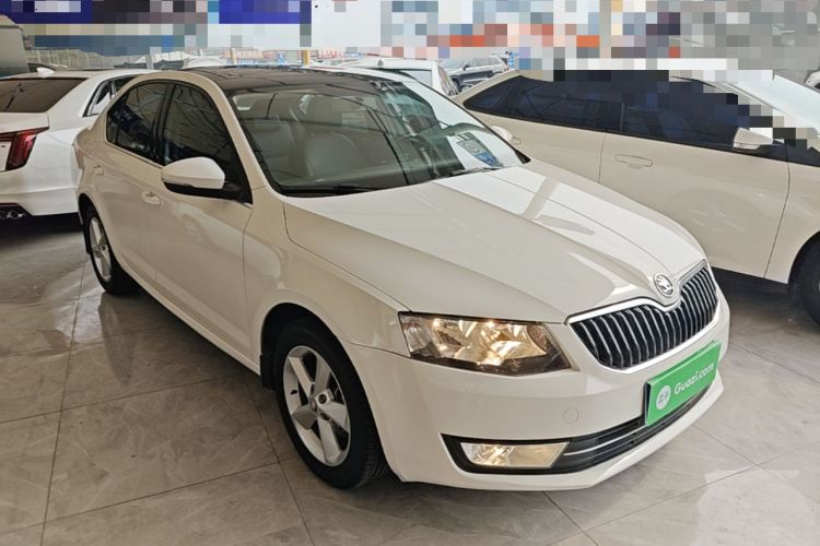 Used Skoda Octavia 2015 1.6L Automatic Yijun Edition Front Right 45 Deg