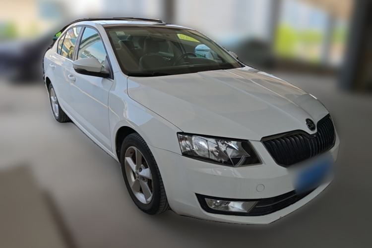 Used Skoda Octavia 2015 1.6L Automatic Yijun Edition Front Right 45 Deg