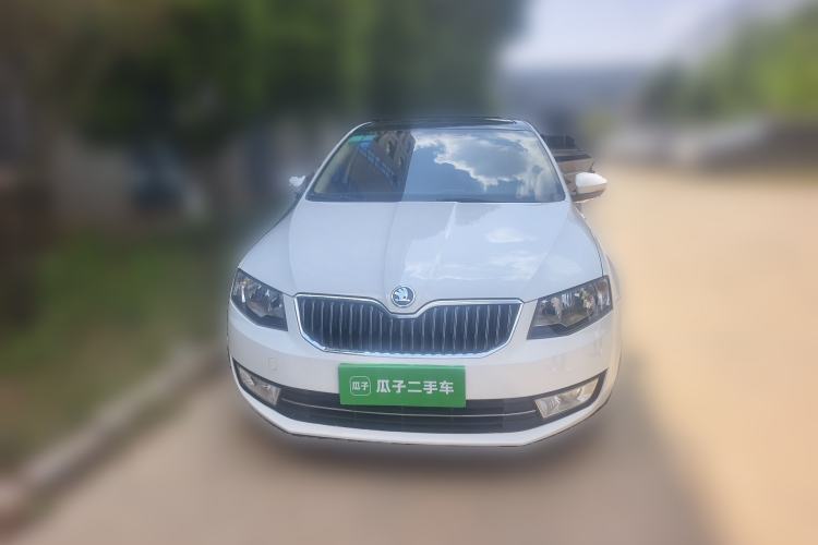 Used Skoda Octavia 2015 1.6L Manual Yijun Edition Front