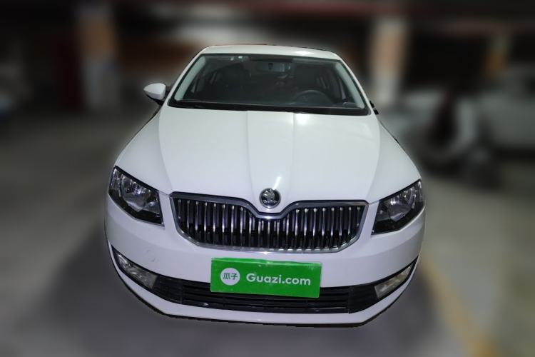 Used Skoda Octavia 2015 1.6L Manual Yijie Edition Front