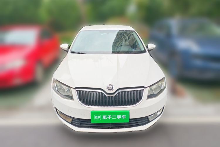 Used Skoda Octavia 2015 1.6L Manual Eado Edition Front