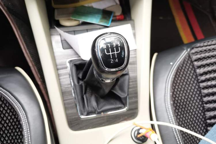 Used Skoda Octavia 2015 1.6L Manual Yijun Edition Gear Lever