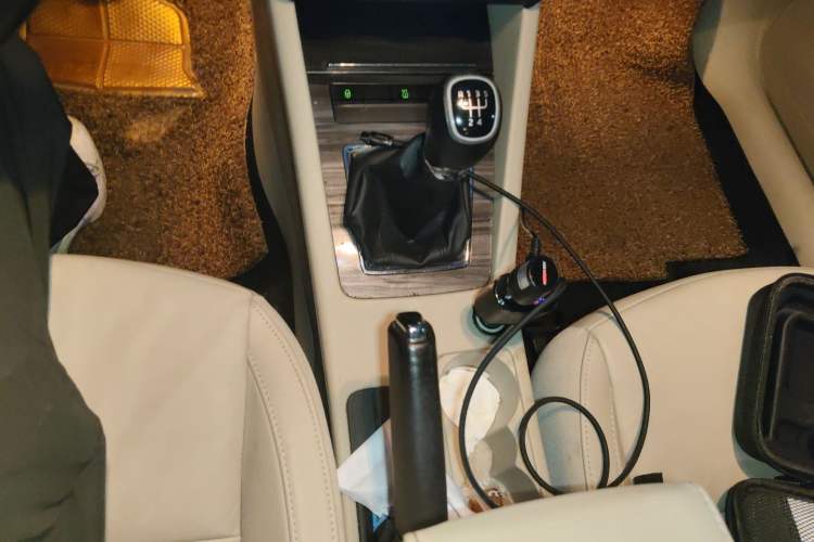 Used Skoda Octavia 2015 1.6L Manual Yijun Edition Gear Lever