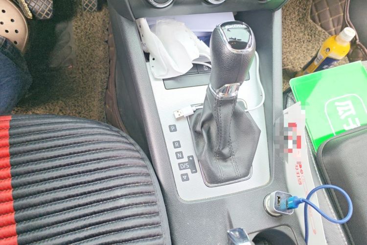 Used Skoda Octavia 2015 1.6L Automatic Yijie Edition Gear Lever