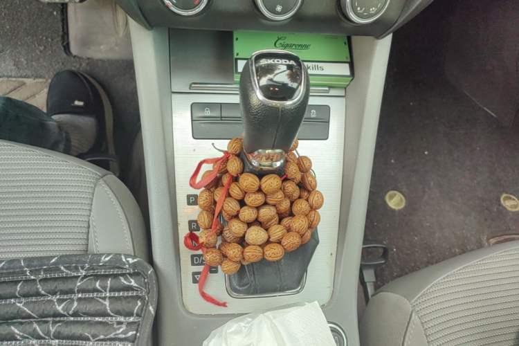 Used Skoda Octavia 2015 1.6L Automatic Yijie Edition Gear Lever