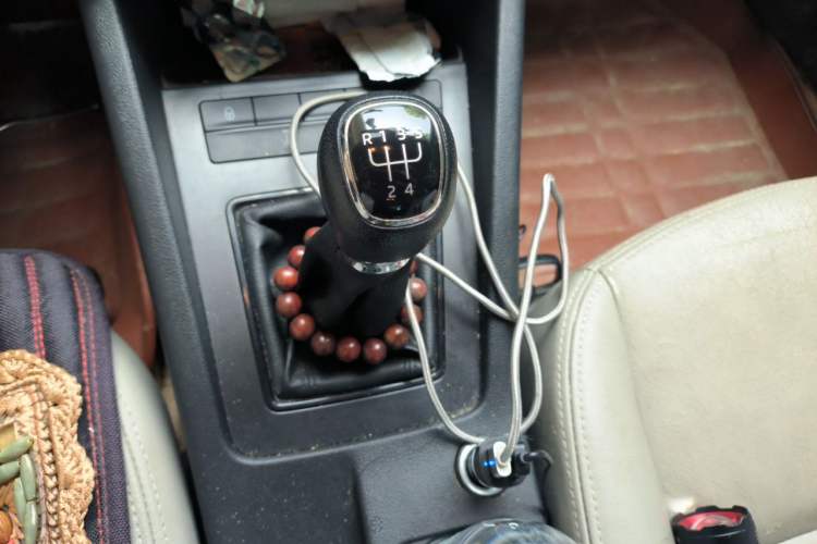 Used Skoda Octavia 2015 1.6L Manual Eado Edition Gear Lever
