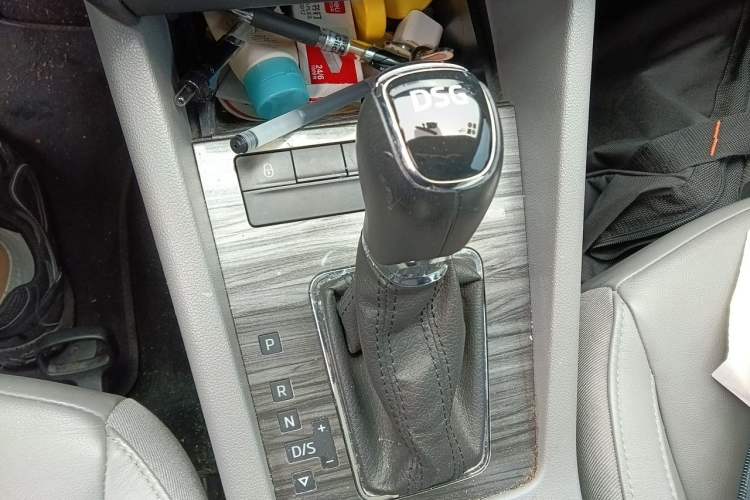 Used Skoda Octavia 2015 1.4TSI DSG Yijun Edition Gear Lever