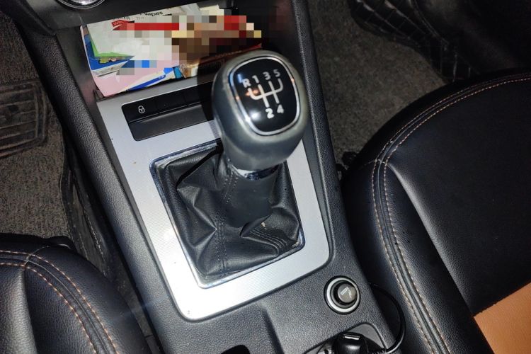 Used Skoda Octavia 2015 1.6L Manual Yijie Edition Gear Lever