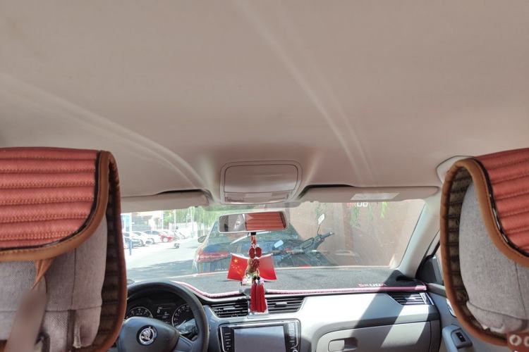 Used Skoda Octavia 2015 1.6L Manual Yijie Edition Headliner