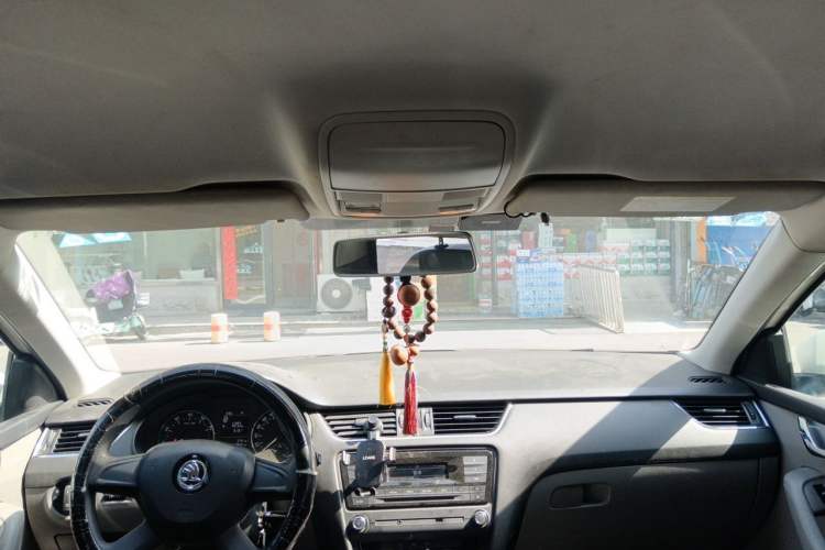 Used Skoda Octavia 2015 1.6L Automatic Yijie Edition Headliner
