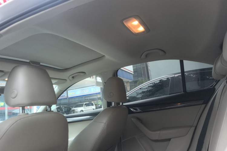 Used Skoda Octavia 2015 1.6L Automatic Yijun Edition Headliner
