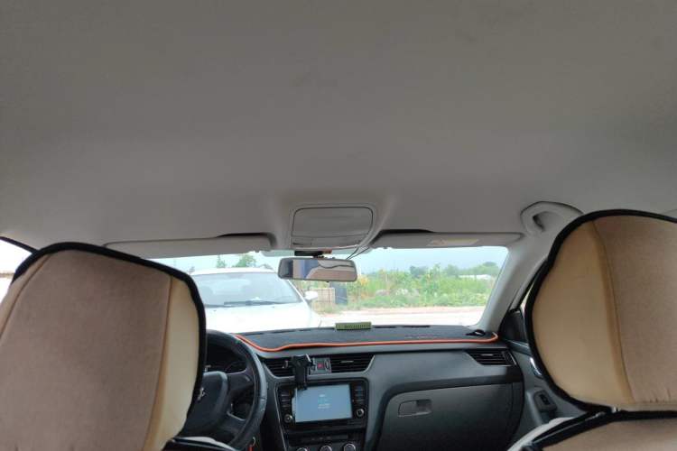 Used Skoda Octavia 2015 1.6L Automatic Yijie Edition Headliner