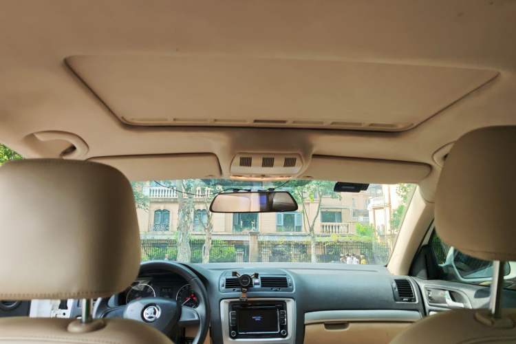 Used Skoda Octavia 2015 Classic Model 1.6L Automatic Yijie Version Headliner