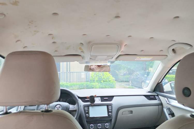 Used Skoda Octavia 2015 1.6L Manual Eado Edition Headliner