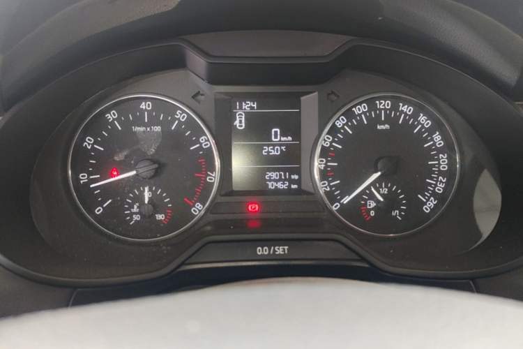 Used Skoda Octavia 2015 1.6L Manual Yijie Edition Instrument Cluster
