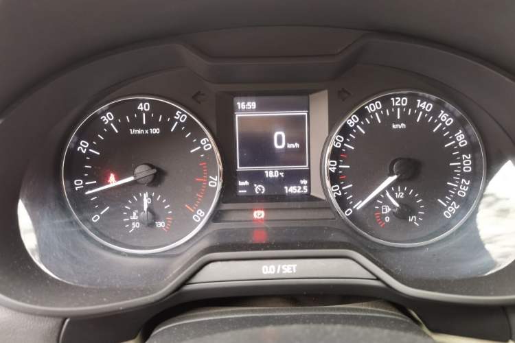 Used Skoda Octavia 2015 1.6L Manual Yijun Edition Instrument Cluster