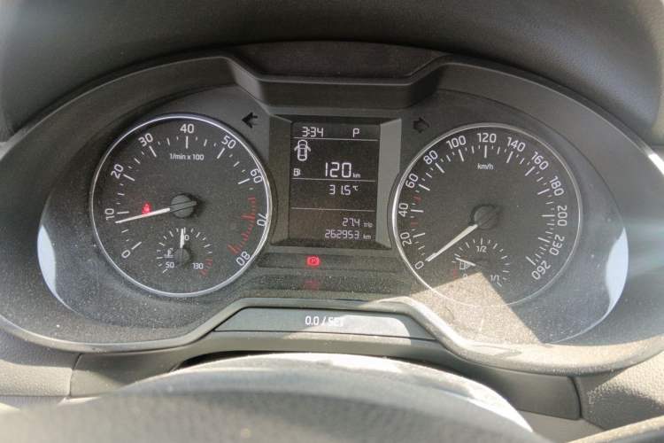 Used Skoda Octavia 2015 1.6L Automatic Yijie Edition Instrument Cluster