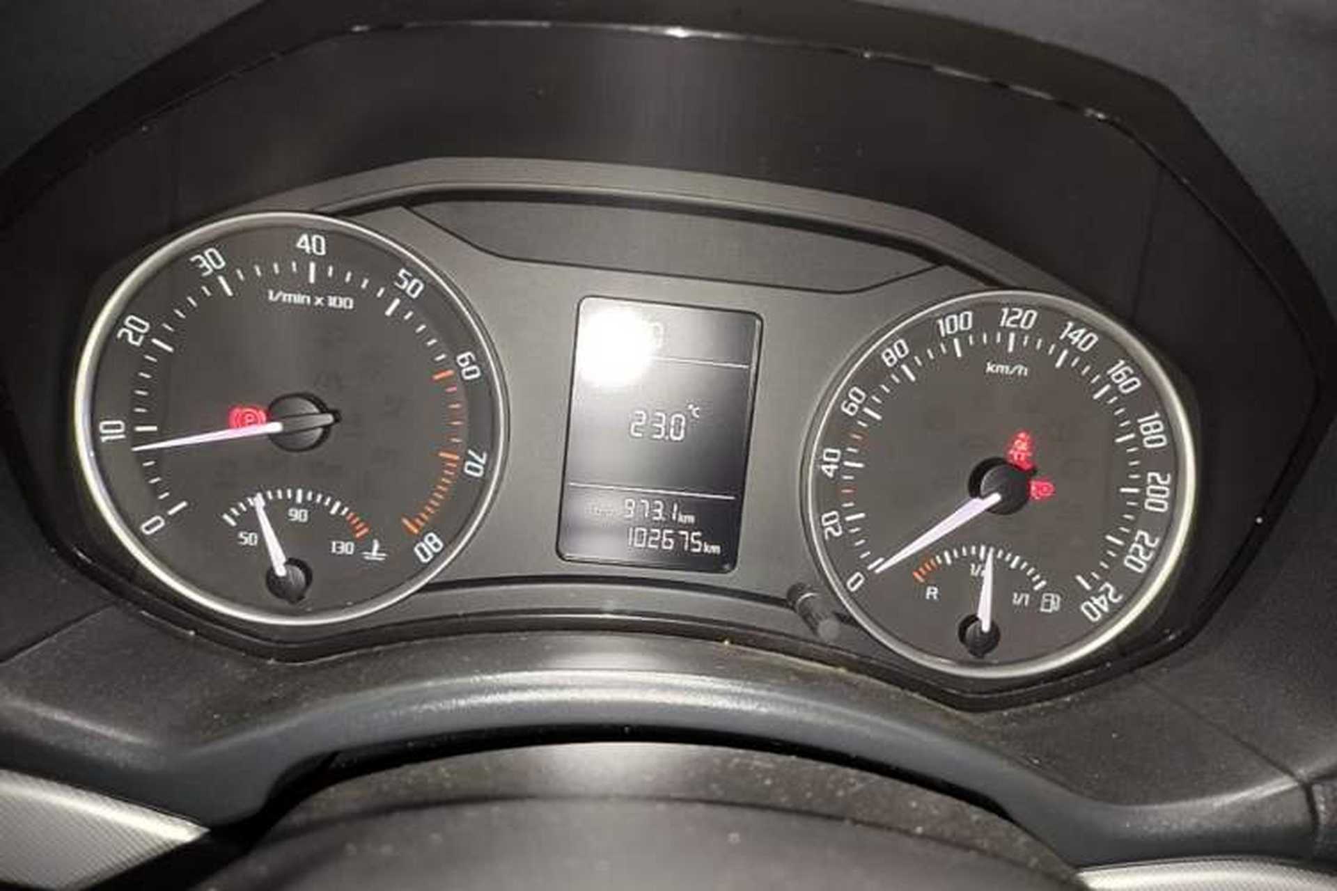 Used Skoda Octavia 2015 Classic Model 1.6L Manual Eado Version Instrument Cluster
