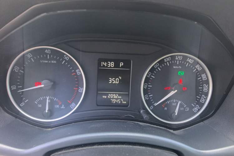 Used Skoda Octavia 2015 Classic Model 1.6L Automatic Yijie Version Instrument Cluster