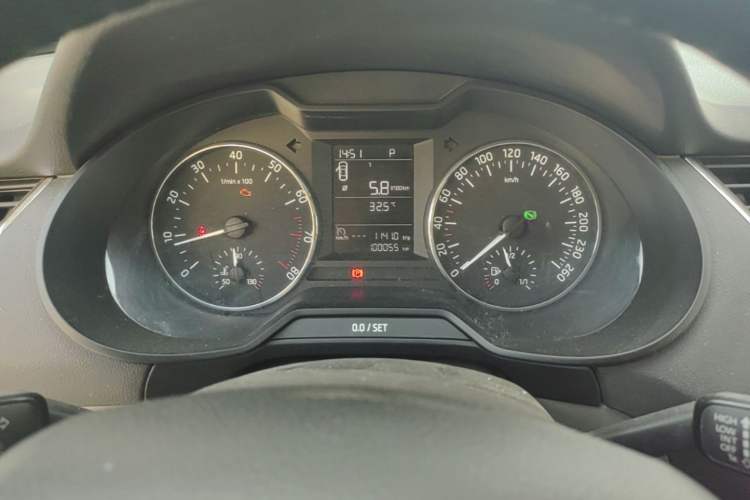 Used Skoda Octavia 2015 1.6L Automatic Yijie Edition Instrument Cluster