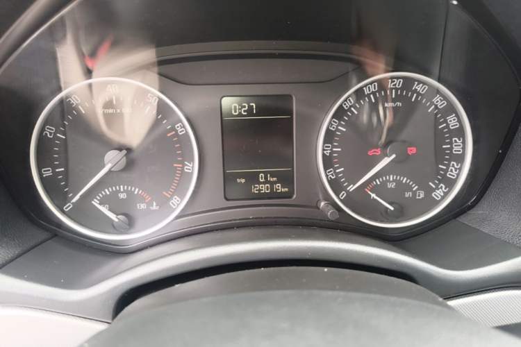Used Skoda Octavia 2015 Classic Model 1.6L Automatic Yijie Version Instrument Cluster