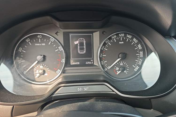 Used Skoda Octavia 2015 1.6L Manual Yijun Edition Instrument Cluster