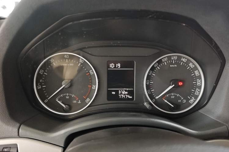 Used Skoda Octavia 2015 Classic Model 1.6L Automatic Yijie Version Instrument Cluster