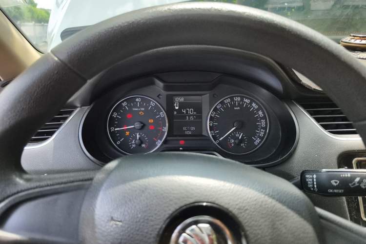 Used Skoda Octavia 2015 1.6L Manual Yijie Edition Instrument Cluster