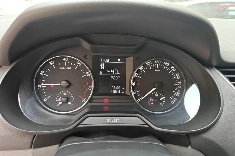 Used Skoda Octavia 2015 1.6L Automatic Yijie Edition Instrument Cluster
