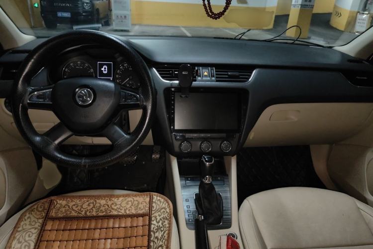 Used Skoda Octavia 2015 1.6L Automatic Yijun Edition Interior 2