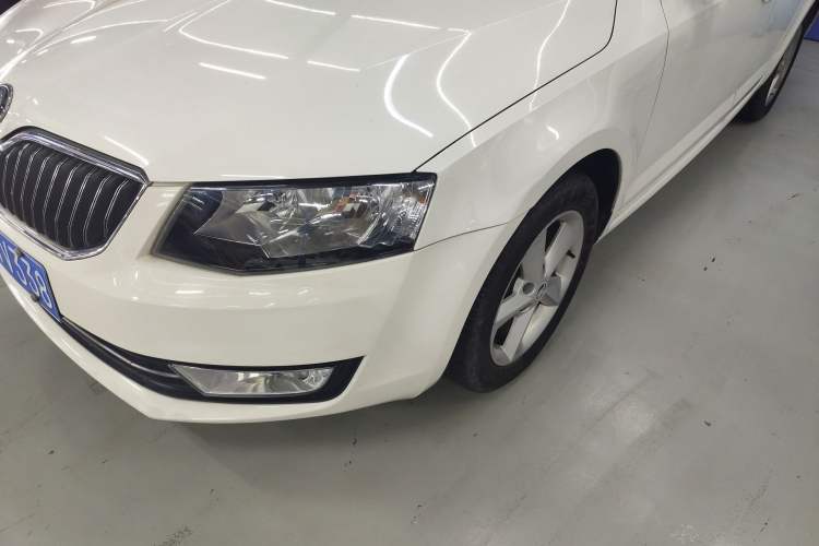 Used Skoda Octavia 2015 1.6L Automatic Yijun Edition Left Front Headlight