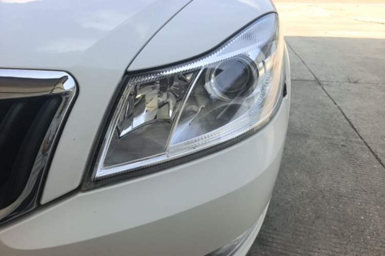 Used Skoda Octavia 2015 Classic Model 1.6L Automatic Yijie Version Left Front Headlight