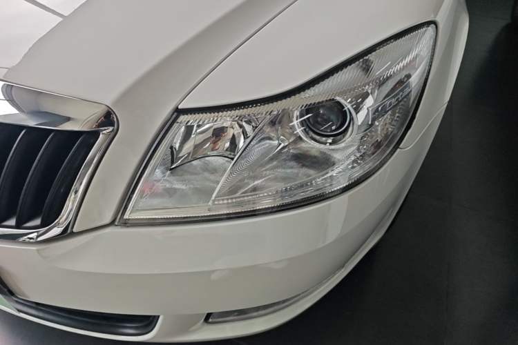 Used Skoda Octavia 2015 Classic Model 1.6L Automatic Yijie Version Left Front Headlight