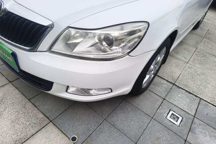 Used Skoda Octavia 2015 Classic Model 1.6L Automatic Yijie Version Left Front Headlight