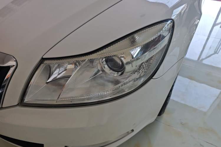 Used Skoda Octavia 2015 Classic Model 1.6L Automatic Yijie Version Left Front Headlight